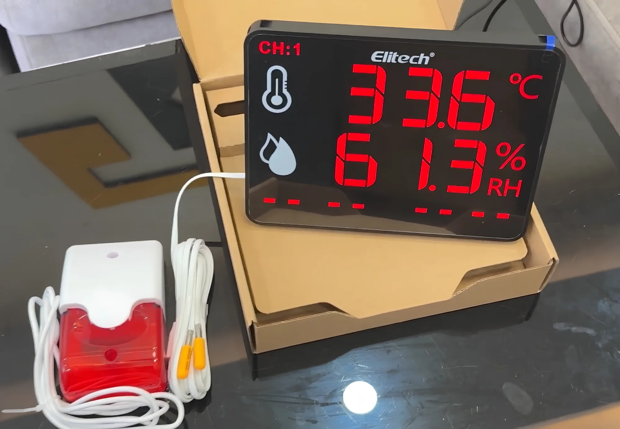 Phụ kiện đi kèm nhiệt ẩm kế tự ghi Elitech DR-230W
